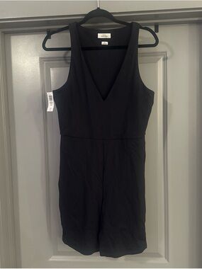Aritzia | Babaton Black V-Neck One-Piece Romper